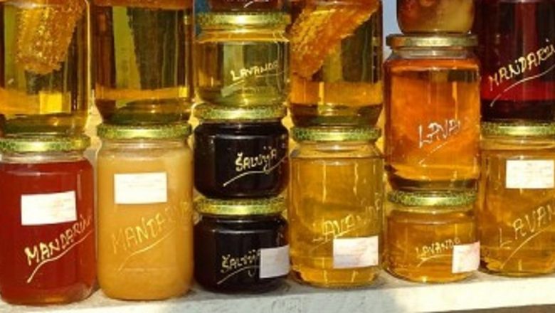 Cum să Distingi între Mierea Pură și cea Contrafăcută: Ghid Complet și Teste Eficiente