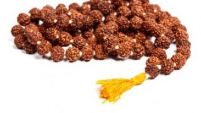 Mărgelele de Rudraksha: Beneficii, Tipuri și Impactul Asupra Sănătății și Spiritualității