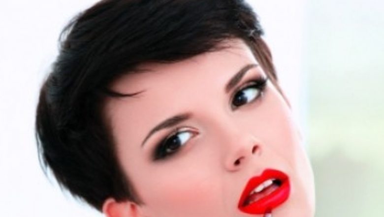Ghidul Complet pentru Un Machiaj Perfect: De la Curățare la Finalizarea Look-ului