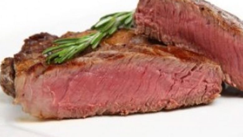 Impactul Reducerii Consumului de Carne Roșie Asupra Sănătății: O Analiză Detaliată