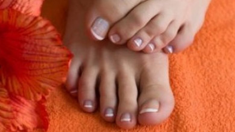 Cauzele Transpirației Excesive la Picioare: De la Încălțăminte Neadecvată la Factori de Sănătate