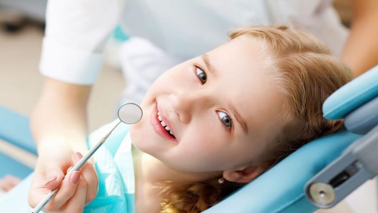 Îngrijirea Dentară în Sezonul Estival: Ghid Complet pentru O Dantură Sănătoasă