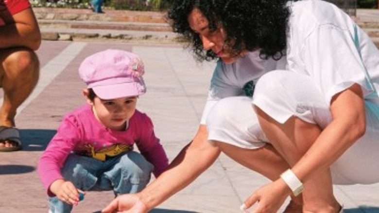 Ghid Esențial pentru Protejarea Copilului Tău în Zilele de Caniculă