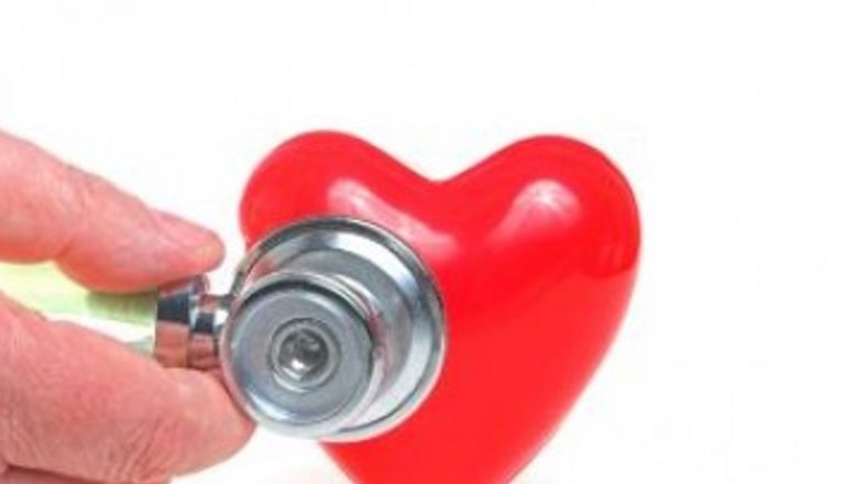 Simptomele atacului de cord: Ce trebuie să știm pentru a ne proteja inima