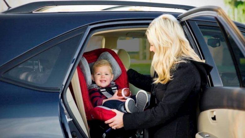 Ghid Complet pentru Alegerea Scaunului Auto pentru Copii: Siguranță și Confort pe Rute