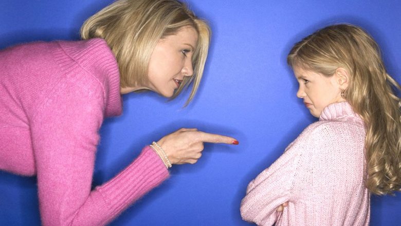 Cum Parentingul Elicopter Afectează Viitorul Copiilor: O Analiză Detaliată