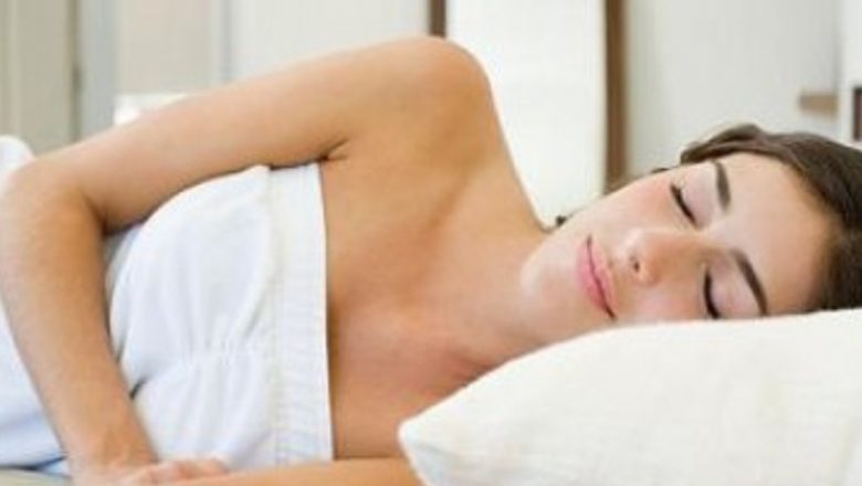 Beneficiile Dormitului pe Partea Stângă: O Analiză Detaliată a Impactului Asupra Sănătății