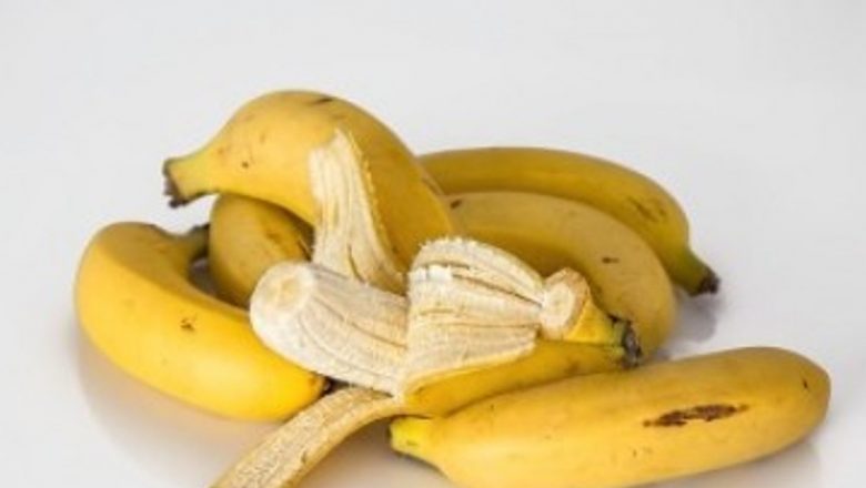 Descoperă Beneficiile Surprinzătoare ale Coajei de Banană: Remedii Naturale pentru Diverse Afecțiuni