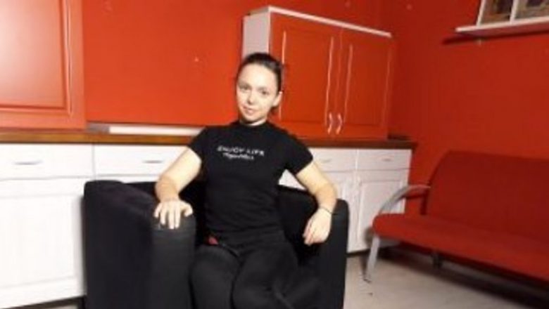 Transformă-ți Fotoliul în Aliat pentru Fitness: Exerciții pentru un Abdomen de Invidiat