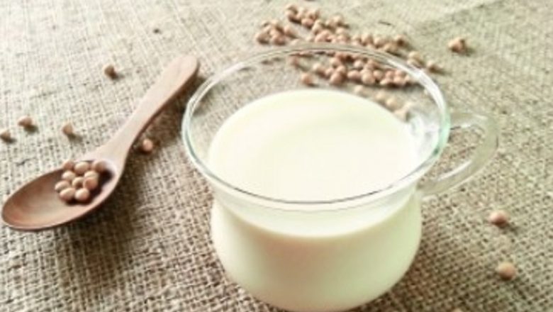 Laptele vegetal: Beneficii și provocări în era alimentației sănătoase