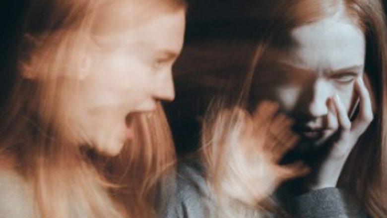 Paranoia în Era Modernă: Cum Ne Impactează Percepțiile și Relațiile Sociale