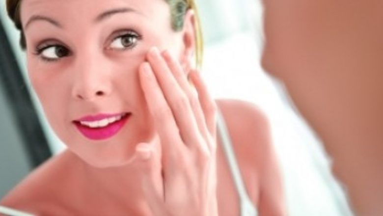 Ghid complet pentru alegerea cremei antirid: Ingrediente, tipuri de ten și sfaturi esențiale