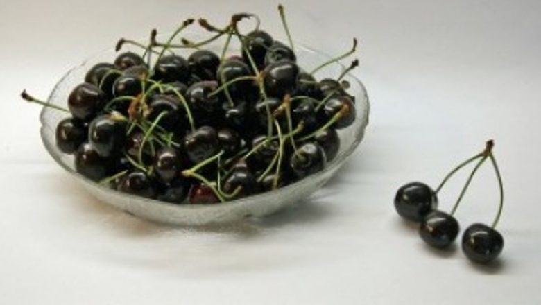 Cireșele Negre: Super-fructe pentru Sănătate și Reducerea Colesterolului
