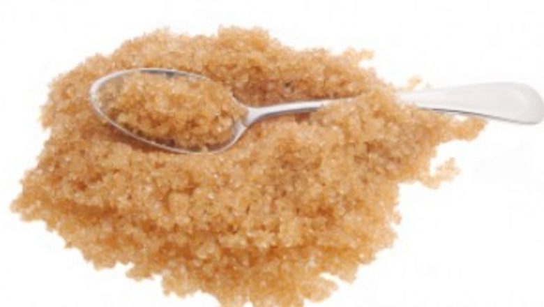 Tratamente Naturale pentru Tenul Uscat: Exfoliere cu Zahăr și Uleiuri Esențiale