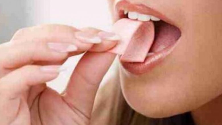 Guma de mestecat: Beneficii, riscuri și efectele asupra sănătății digestive