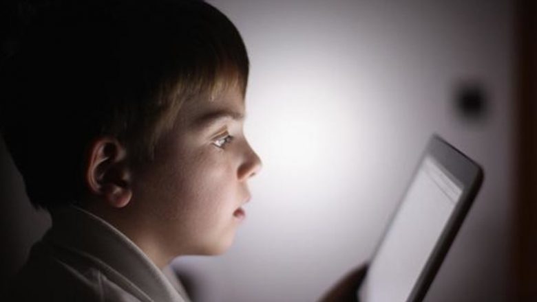 Impactul utilizării tabletelor asupra dezvoltării copiilor: Cât de mult ar trebui să se joace?