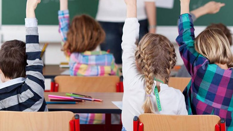Revolta părinților: Scrisoarea emoționantă a unei mame care contestă sistemul educațional din România