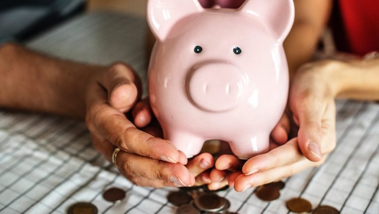 Educația Financiară a Copiilor: Cum să Le Învățăm Valoarea Banilor