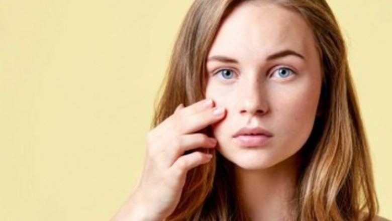 Cauzele și soluțiile eficiente pentru tratarea acneei: De la alimentație la îngrijire dermatologică