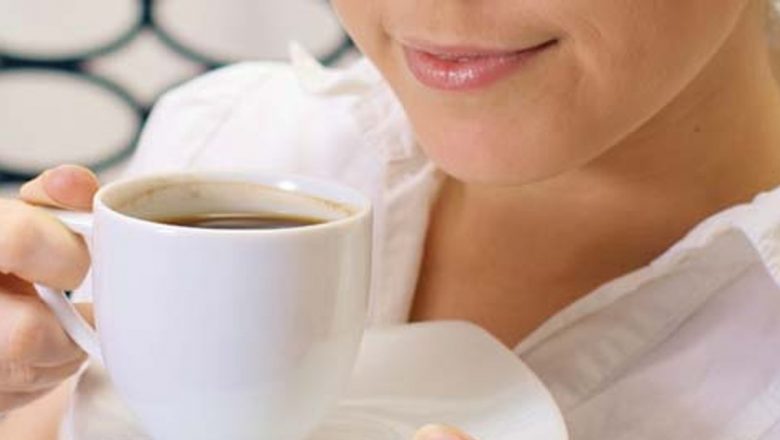 Cafeaua vs. Ceaiul: O Analiză Detaliată a Beneficiilor și Riscurilor pentru Sănătate