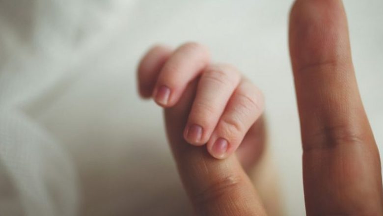 Nașteri Premature: O Realitate Alarmantă în România – Povestea Fetiței de 720 de Grame