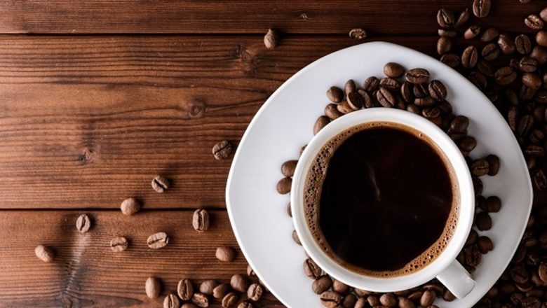 Cafeaua: Beneficii și Riscuri ale Unei dintre Cele Mai Consumate Băuturi din Lume