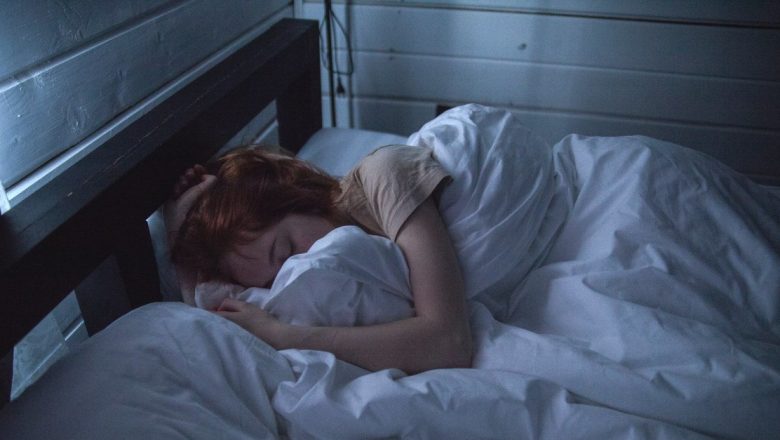 Cauzele insomniei: De la obiceiuri zilnice la factori de mediu