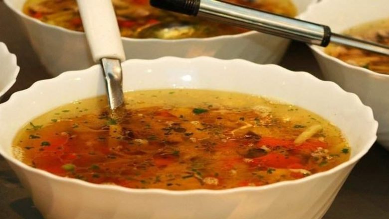 Strategii Eficiente de Slăbire: Dieta Omului Sărac și Recomandările Mihaelei Bilic