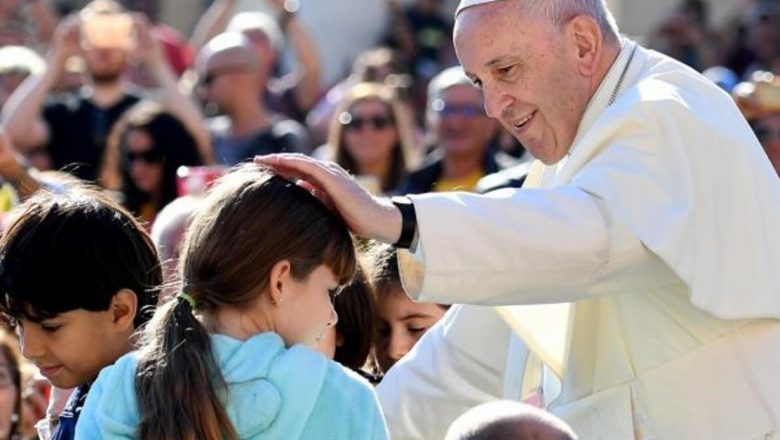 Îndemnul lui Papa Francisc: O privire profundă asupra impactului conflictelor parentale asupra copiilor