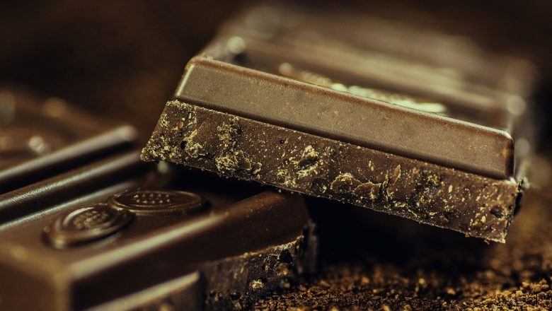 Ciocolata Neagră: Beneficiile Surprinzătoare pentru Sănătate și Impactul Asupra Stilului de Viață