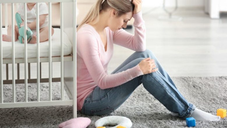 Depresia Postpartum: Înțelegerea, Recunoașterea și Implicațiile Acestei Afecțiuni