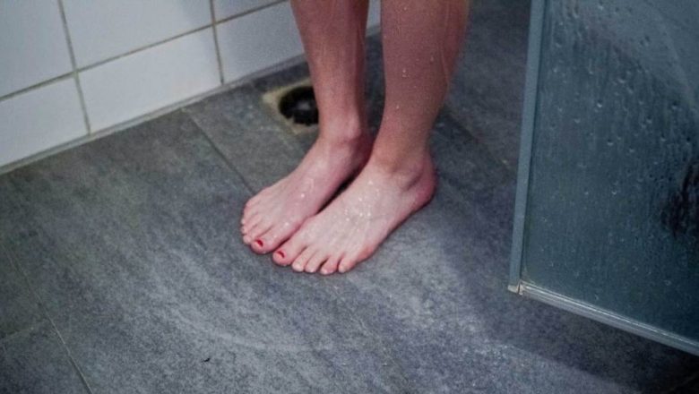 Avantajele surprinzătoare ale urinatului sub duș: De ce ar trebui să consideri acest obicei