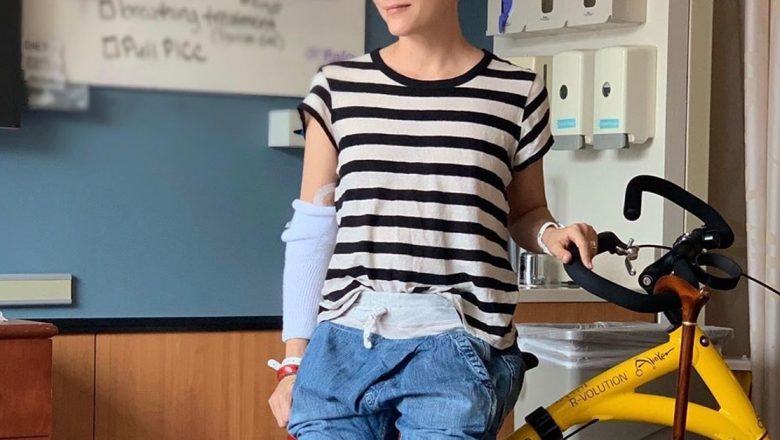 Selma Blair și Scleroza Multiplă: O Luptă Publică pentru Conștientizare și Speranță