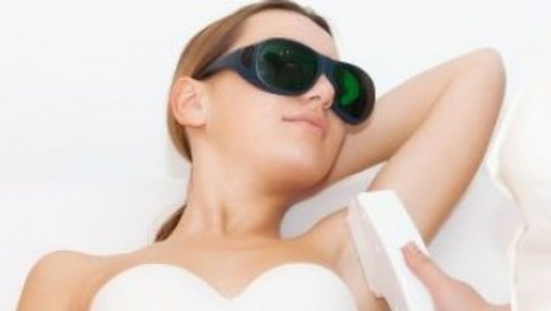 Epilarea Definitivă: O Analiză Detaliată a Metodelor cu Laser și IPL