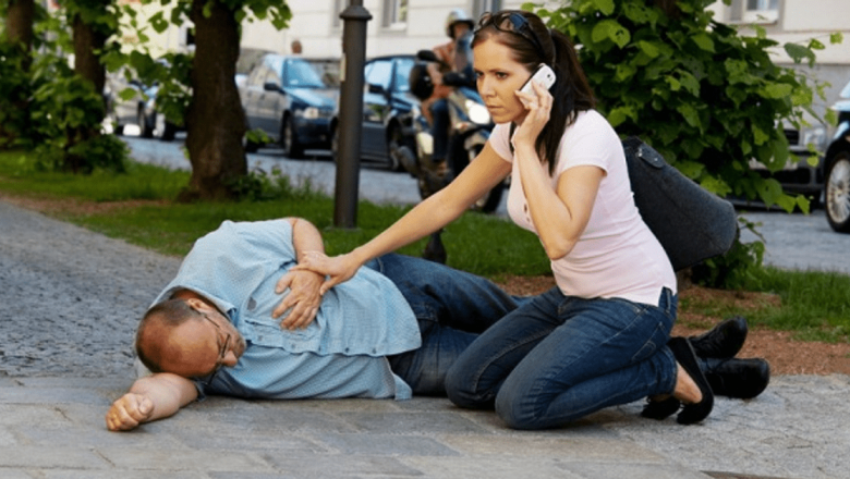Recunoașterea atacului cerebral: Ghid esențial pentru salvarea vieților