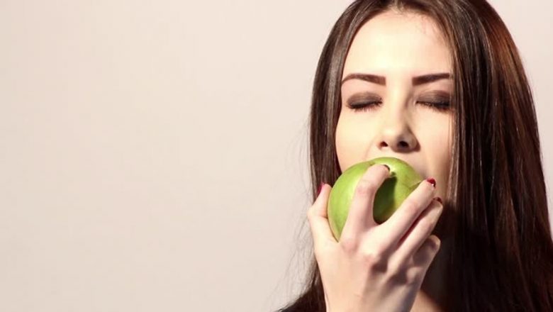 Beneficiile Dietei cu Mere: O Analiză Detaliată a Impactului Asupra Metabolismului și Sănătății Generale
