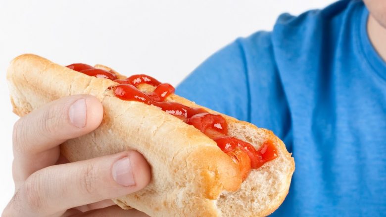 Cazul șocant al adolescentului din Plymouth: Cum o dietă sărăcă în nutrienți a dus la orbire și surditate