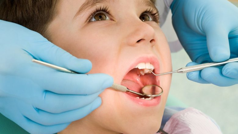 Ghidul complet al costurilor aparatului dentar pentru copii: Ce trebuie să știe părinții