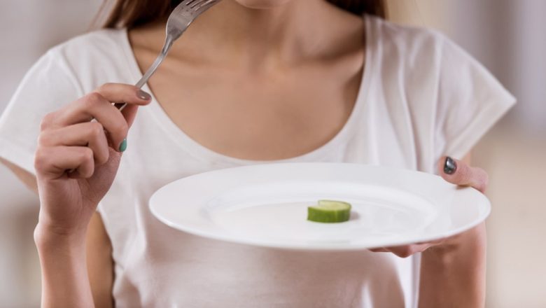 Tulburările Alimentare: Între Presiunea Societății și Nevoia de Acceptare