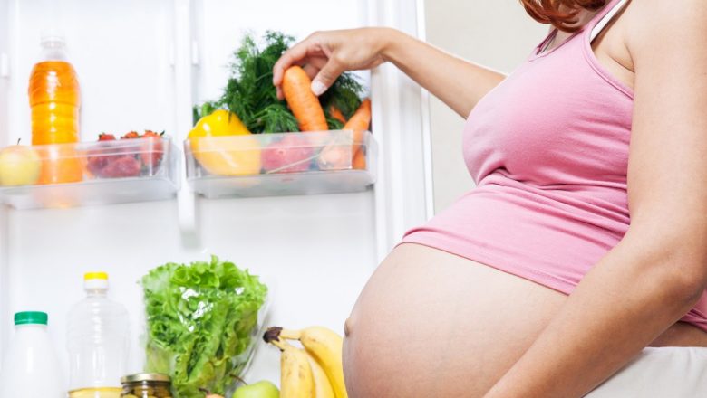 Ghidul Complet pentru Alimentația Corectă în Sarcină: Ce Să Mănânci și Ce Să Eviți