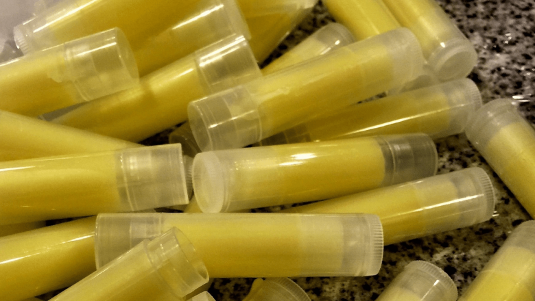 Dependenta de balsamul de buze: Mituri si adevaruri despre hidratarea buzelor