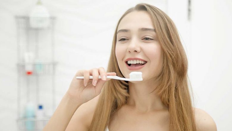 Sângerarea gingiilor: Cauze, implicații și soluții pentru o sănătate orală optimă