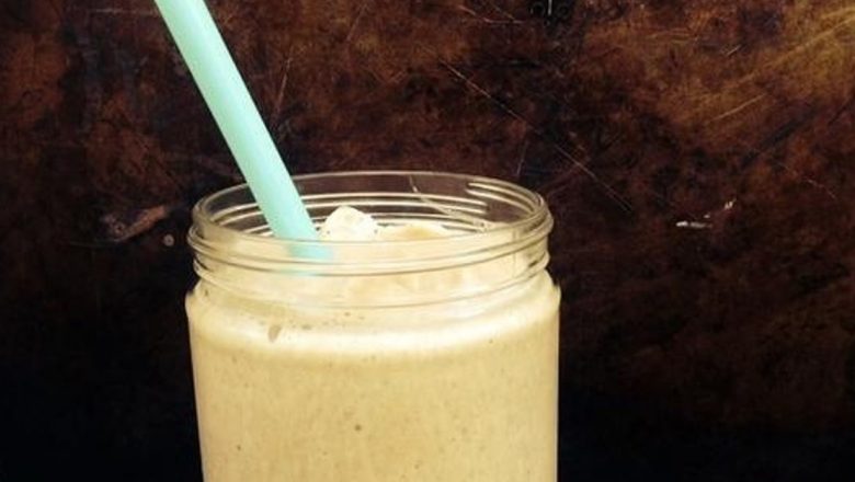 Smoothie cu gust de clătite și banane: O alegere sănătoasă pentru un mic dejun energizant