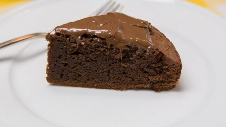 Descoperă Răsfățul Dulce: Prajitura cu Nutella din Trei Ingrediente – O Delicatesă Rapidă pentru Sărbători