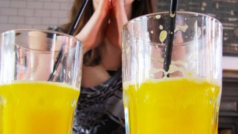 De Ce Sucul Proaspăt de Fructe Poate Face Mai Mult Rău Decât Bine: O Analiză Detaliată