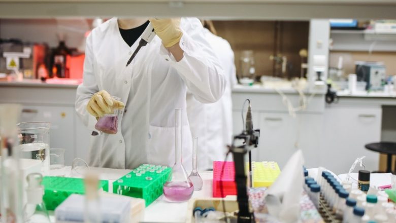COVID-19: O privire detaliată asupra percepției și realității infectării cu noul coronavirus