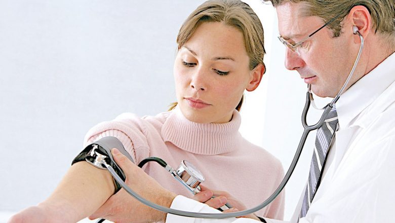 Plantele Medicinale care Te Pot Ajuta să Scazi Tensiunea Arterială: O Analiză Detaliată