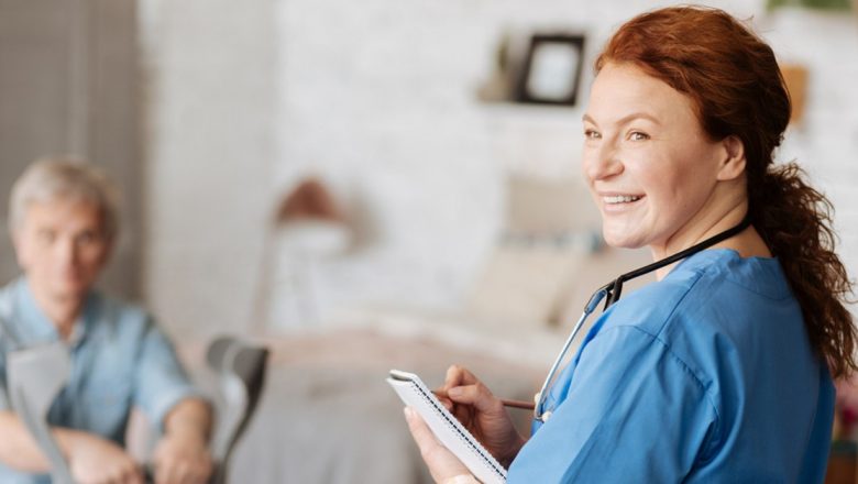 Evoluția medicinei în ultimul secol: De la discriminare la tratamente personalizate și tehnologii avansate