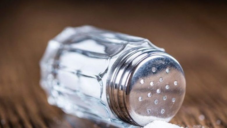 Beneficiile Sării în Tratarea Răcelilor și Durerilor în Gât: O Analiză Detaliată