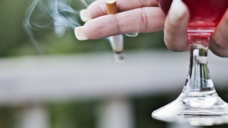 Nicotina și Vinul Roșu: O Posibilă Lumină în Lupta cu Covid-19?